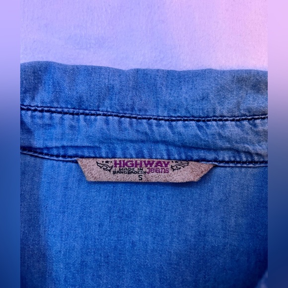 Highway Jeans, medium washed denim button down shirt, size S - Picture 4 of 4